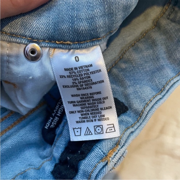 Shorts - Picture 4 of 12